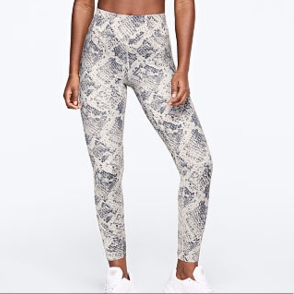 Pink VS B&W snakeskin buttery soft leggings - Picture 2 of 4